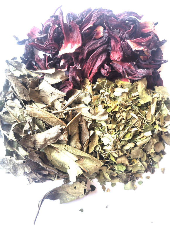 Une sélection d'infusions et de tisanes à base de plantes exceptionnelles comme la fleur d'hibiscus, le moringa, le kinkéliba, la verveine, l'eucalyptus, du thym